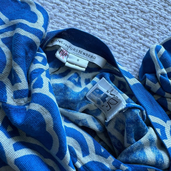 DVF Diane Von Furstenberg ICONIC “IBIZA” graphic cardigan - Picture 5 of 5